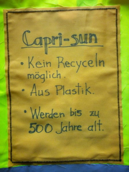 Capri-Sun: Kein Recyceln möglich, aus Plastik, werden bis zu 500 Jahre alt.